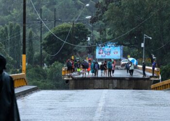 Más de 100.000 afectados en Centroamérica por la tormenta Sara