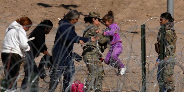 Trump prevé declarar estado de emergencia y recurrir al ejército para deportar migrantes