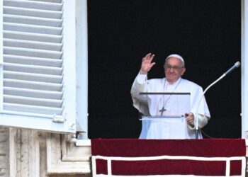 Papa llama al diálogo para resolver conflictos como ocurrió hace 40 años entre Argentina y Chile