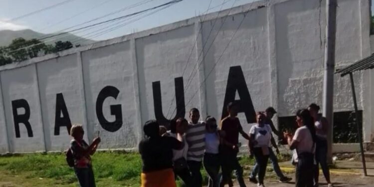 Misión de la CPI está en Venezuela y apura liberación de presos políticos