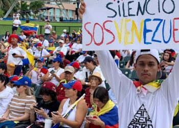 Venezolanos en Miami piden a la CPI acelerar investigación contra el régimen chavista