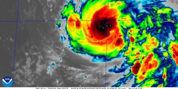 Cierran los aeropuertos de La Habana y Varadero por llegada de Rafael