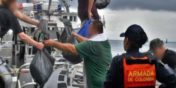Armada colombiana rescata a migrantes en la isla de San Andrés que se dirigían a EEUU