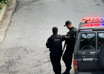 Oposición venezolana exige salvoconducto para activistas en embajada de Argentina