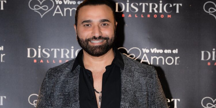 Carlos Mesber lanzó su fundación “Yo Vivo en el Amor” en una noche inolvidable y llena de emociones