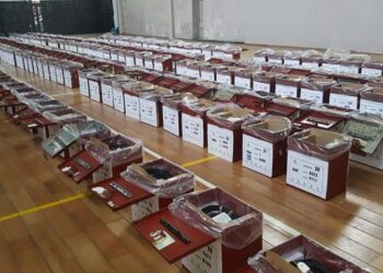 Abren los centros de votación para segunda vuelta de elección presidencial en Uruguay