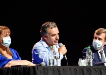 Yamandú Orsi gana el balotaje y la izquierda regresa al poder en Uruguay