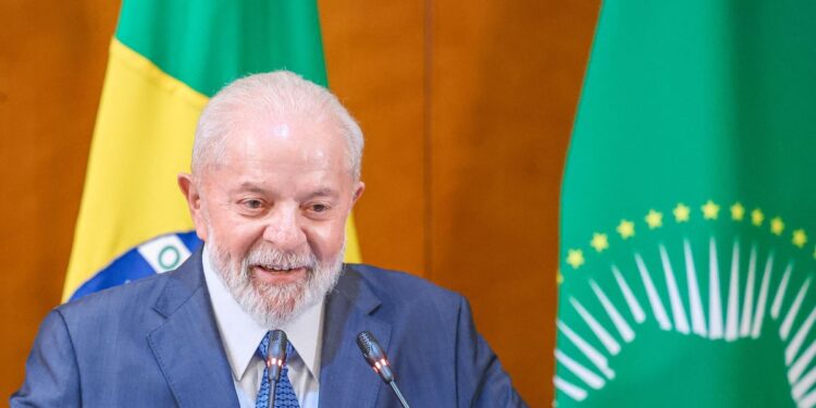 Lula sufre hemorragia cerebral y es operado de emergencia