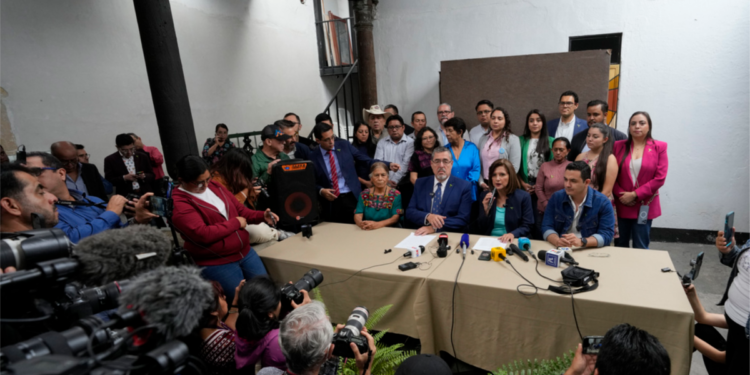 La justicia en Guatemala cancela la vigencia del Partido oficialista “Semilla”