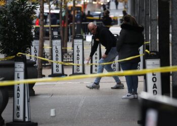 Impactante video capta el asesinato del CEO de UnitedHealthcare en Manhattan