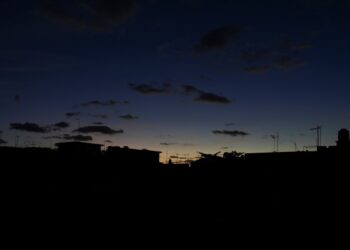 Cuba queda nuevamente a oscuras tras fallo en central eléctrica