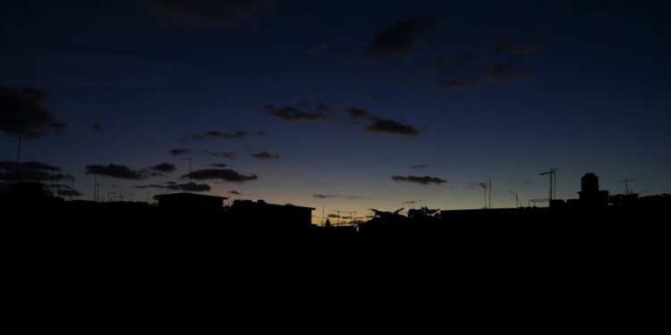 Cuba queda nuevamente a oscuras tras fallo en central eléctrica