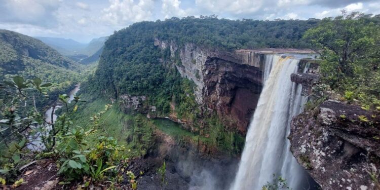 Comando Sur en la frontera y Milei en Mercosur, cambios para la política regional y Venezuela