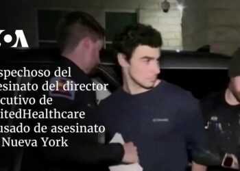 Sospechoso del asesinato del director ejecutivo de UnitedHealthcare acusado de asesinato en Nueva York