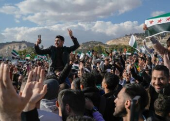 Júbilo en el primer viernes de rezo en Siria tras el derrocamiento de Bashar Al Assad