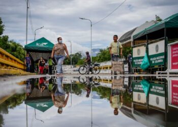 Gobierno de Milei denuncia arresto de empleado local y de gendarme argentino en Venezuela 