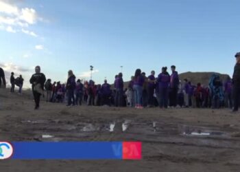 Familias en la frontera se unen en un abrazo para solicitar la reforma migratoria