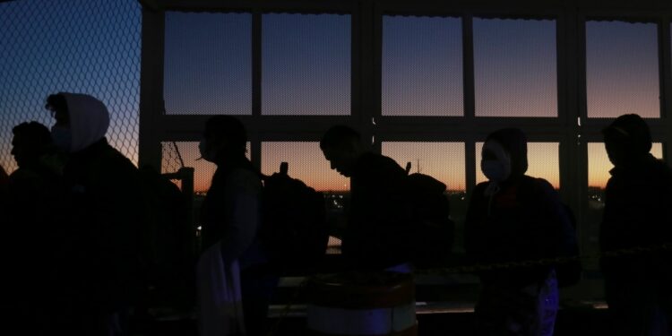 Detienen a 6 presuntos traficantes de migrantes en operativo entre EEUU, México y Guatemala