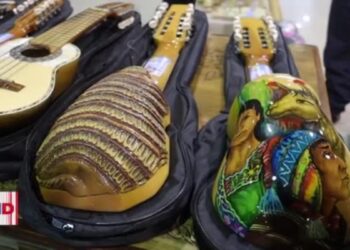 Reclusos apuestan por el arte para una reinserción social en Bolivia