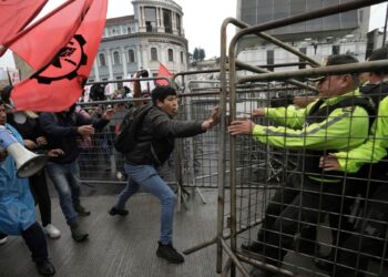 Presidente de Ecuador anuncia fin de racionamientos de electricidad a partir del 20 de diciembre