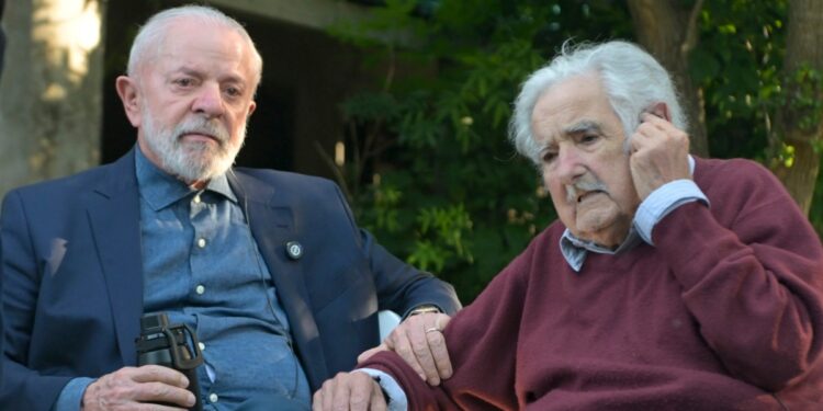 Expresidente de Uruguay José Mujica recibe las máximas distinciones de Brasil y Colombia
