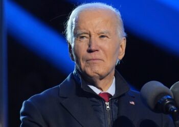Biden sopesa posibilidad de emitir indultos preventivos para funcionarios y aliados