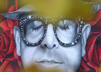 Elton John dice que ha perdido la vista