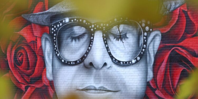 Elton John dice que ha perdido la vista