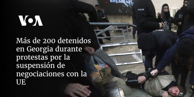Más de 200 detenidos en Georgia durante protestas por la suspensión de negociaciones con la UE