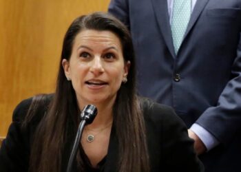 Exfiscal de Manhattan representará al presunto asesino del CEO de UnitedHealthcare