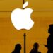 Acusan a Apple de silenciar a trabajadores y espiar sus dispositivos personales