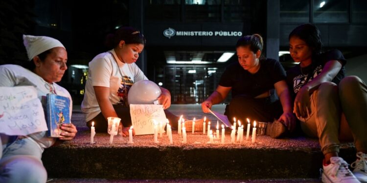 excarcelada joven de 16 años en riesgo de suicidio