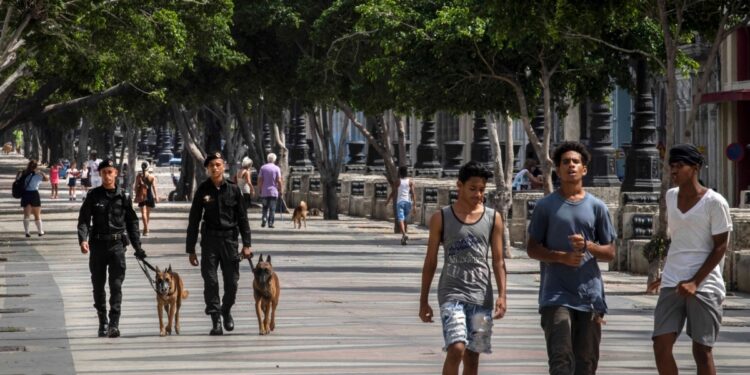 Autoridades reportan presos heridos en la cárcel más peligrosa del país