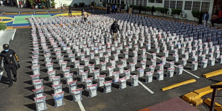 Autoridades dominicanas incautan 9,5 toneladas de droga, el mayor decomiso de su historia