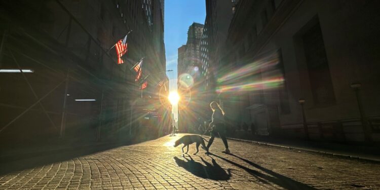 El mercado laboral se mantiene firme, según el departamento de trabajo se habrían creado más de 200 mil nuevos empleos durante el último mes