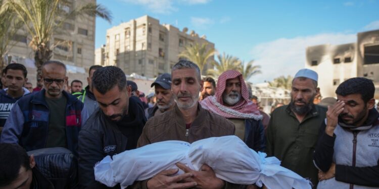 Amnistía Internacional dice que se está perpetrando un genocidio en Gaza; Israel rechaza acusación