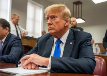 Fiscal sugiere que juez podría suspender caso contra Trump manteniendo su condena