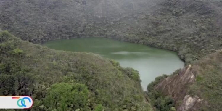 La Laguna de Guatavita en Colombia, un espacio para regenerar el ambiente y el espíritu