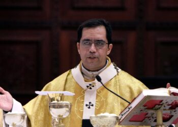 Iglesia católica pide a Bukele no derogar ley que prohíbe minería metálica en El Salvador