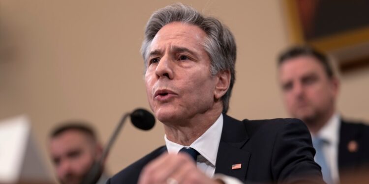 Estados Unidos redobla sus esfuerzos diplomáticos en el Oriente Medio tras la caída del régimen en Siria