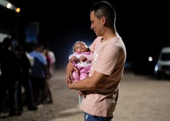 Trump promete eliminar la ciudadanía por derecho de nacimiento