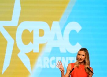 Lara Trump pone de ejemplo al gobierno de Milei en cumbre de líderes conservadores