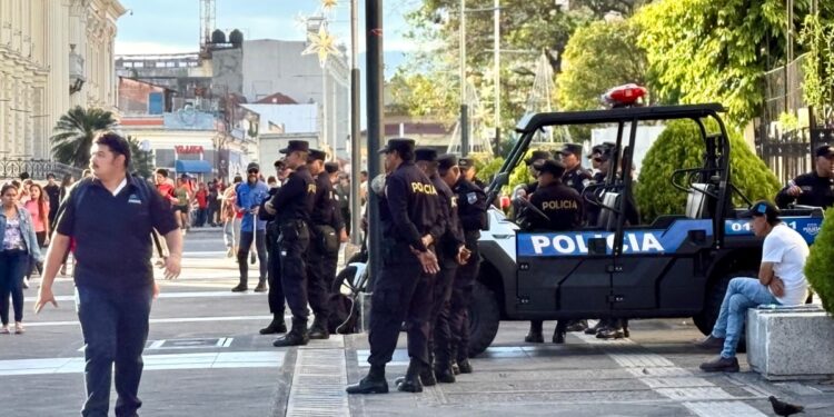 Vendedores informales no son bienvenidos en la revitalización del Centro Histórico de San Salvador