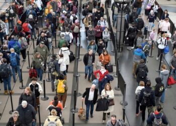 Más de 3 millones de viajeros registrados en aeropuertos de EEUU en un día, un récord