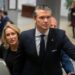 Pete Hegseth, elegido por Trump para dirigir el Pentágono, dice que sigue luchando por su confirmación