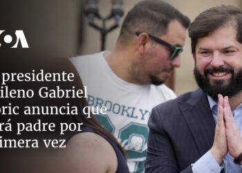 El presidente chileno Gabriel Boric anuncia que será padre por primera vez