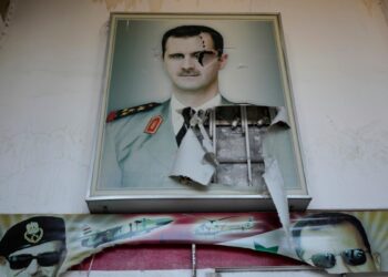 Assad dice que avance de los rebeldes sirios lo obligaron a escapar a Rusia