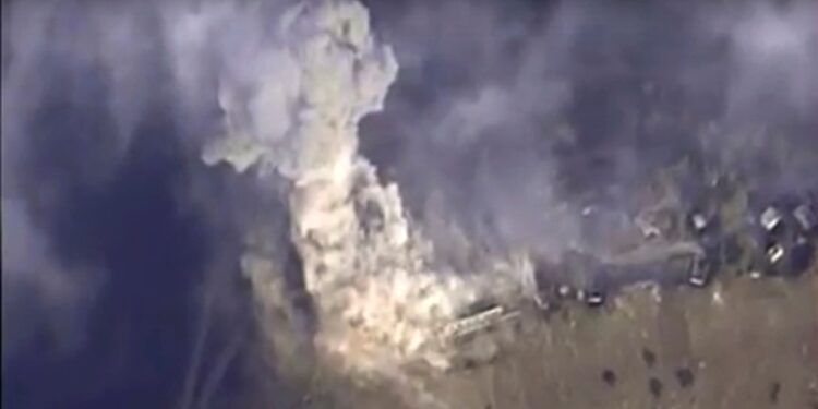 Israel bombardea objetivos militares cerca de Damasco, capital Siria, mientras planean aumentar su población en los Altos del Golán ocupados