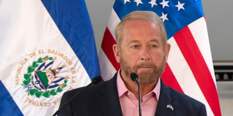 Trump nomina a Ron Johnson como embajador de EEUU en México