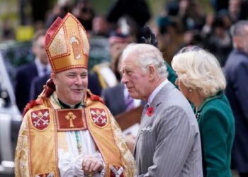 Piden renuncia de otro clérigo de Iglesia de Inglaterra por su gestión de denuncias de abuso